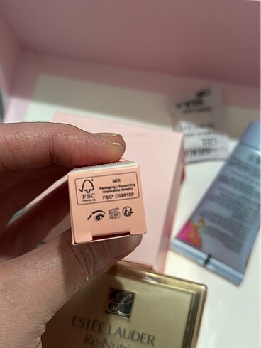  Beden Benefit 24 hr brow setter