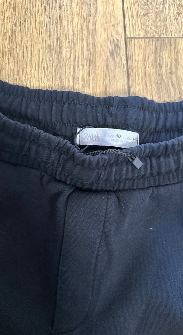 Siyah Erkek Spor Rahat Kesim Şort Zara 10 yaş - Görsel 3