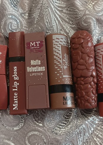 MT Matte Velvetines Mat Ruj - Bej