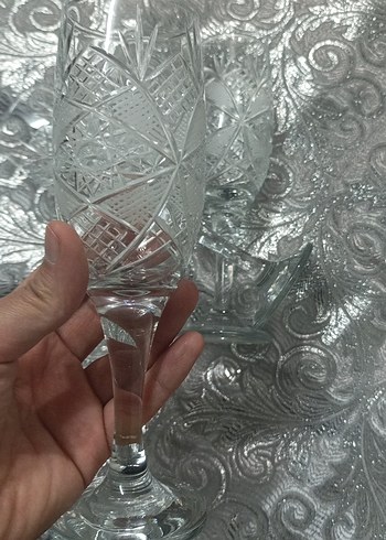 Beyaz Desenli Kristal Kadehler - Görsel 2