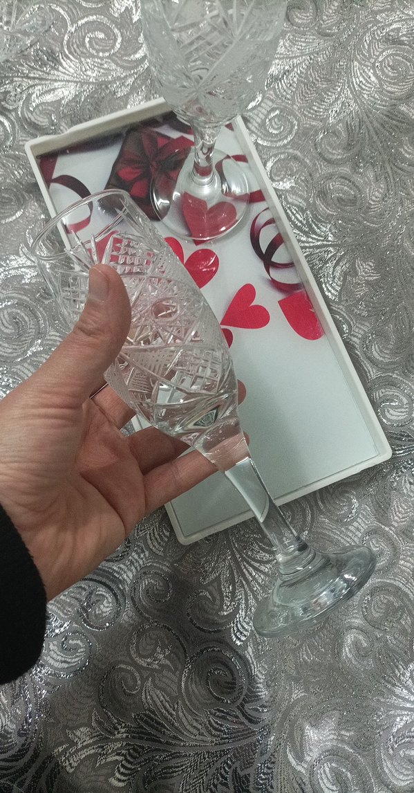 Beyaz Desenli Kristal Kadehler - Görsel 3