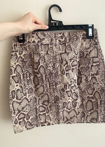 Kahverengi Yılan Desenli Mini Etek - Görsel 2