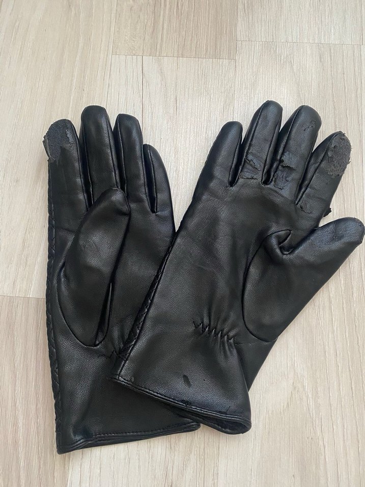 Kemer Detaylı Siyah Deri Kadın Eldiveni - Görsel 2