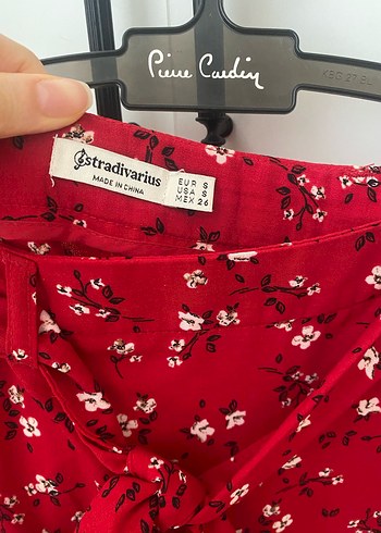 Stradivarius Kırmızı Fırfırlı Mini Etek