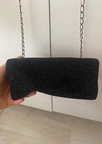 Beden Zincir Detaylı Siyah Çanta