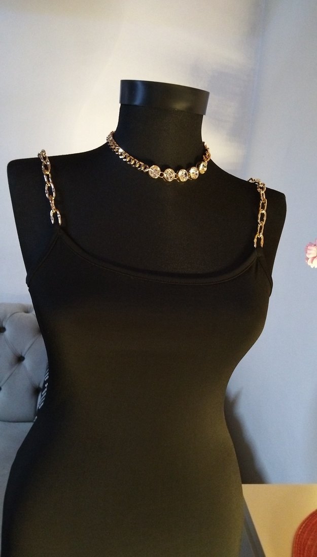 36/S beden boy 75 cm, Zincir Detaylı Siyah Midi Elbise - Görsel 2