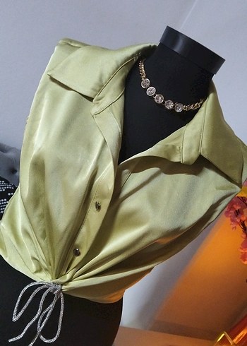 36/S beden, Kısa Kesim Saten Düğmeli Kolsuz Kadın Gömlek - Görsel 4