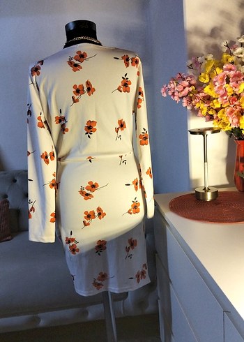 38/M beden boy 90 cm, Çiçek Desenli V Yaka Elbise - Görsel 6