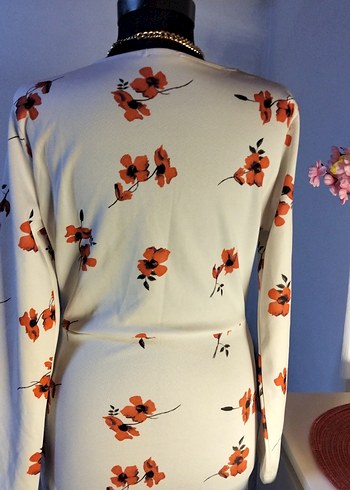 38/M beden boy 90 cm, Çiçek Desenli V Yaka Elbise - Görsel 7