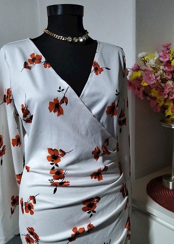 38/M beden boy 90 cm, Çiçek Desenli V Yaka Elbise - Görsel 3