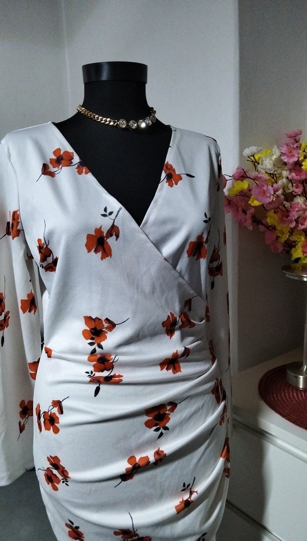 38/M beden boy 90 cm, Çiçek Desenli V Yaka Elbise - Görsel 3