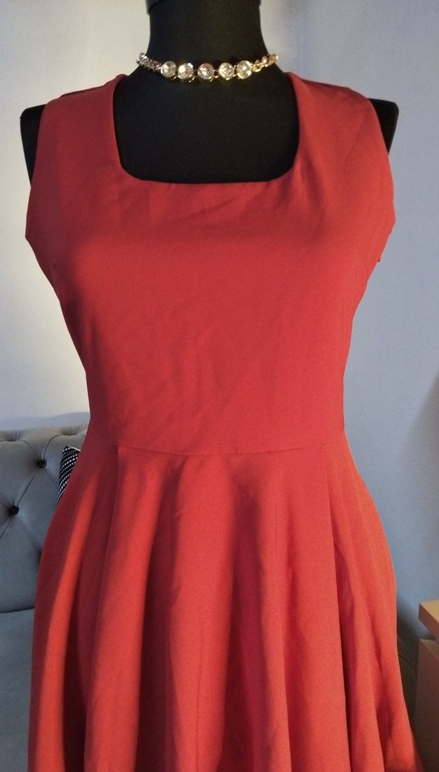 38/M beden boy 95 cm. Kırmızı Piliseli Midi Elbise - Görsel 2