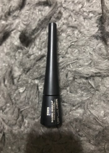 Diğer Siyah Likit Eyeliner