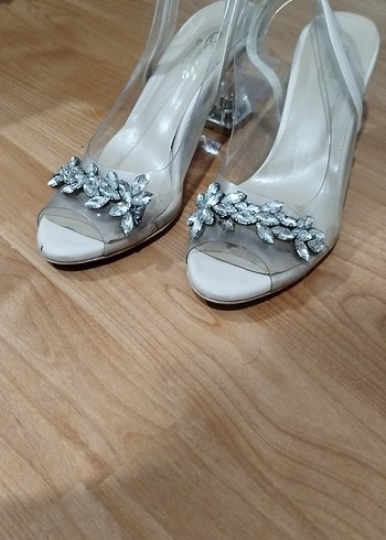 Kırmızı Tokalı Stiletto Topuklu Kadın Ayakkabı - Görsel 5