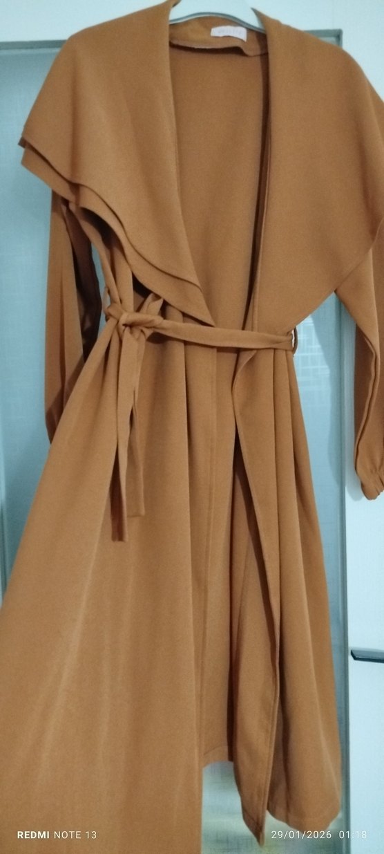 Kadın Kahverengi Uzun Drapeli Trençkot - Görsel 4