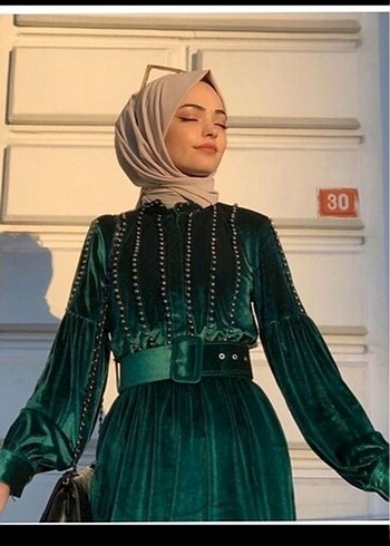 Uzun Kollu, Dökümlü Bohem Kadın Elbisesi