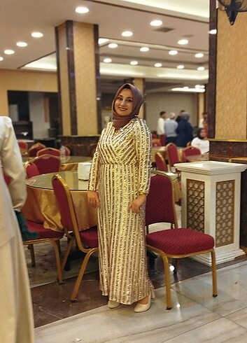 Puan ten renkli olan abiye 2 defa kulanilmistir 40 beden