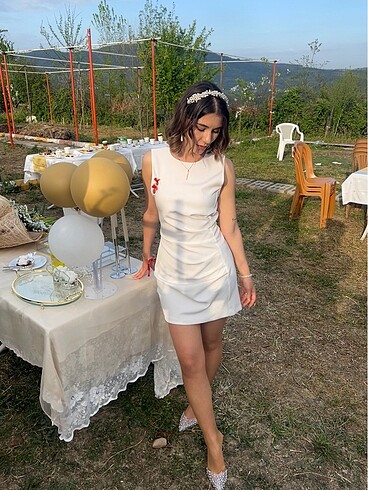 Zara s beden beyaz elbise