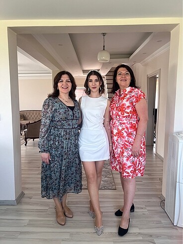 s Beden beyaz Renk Zara s beden beyaz elbise