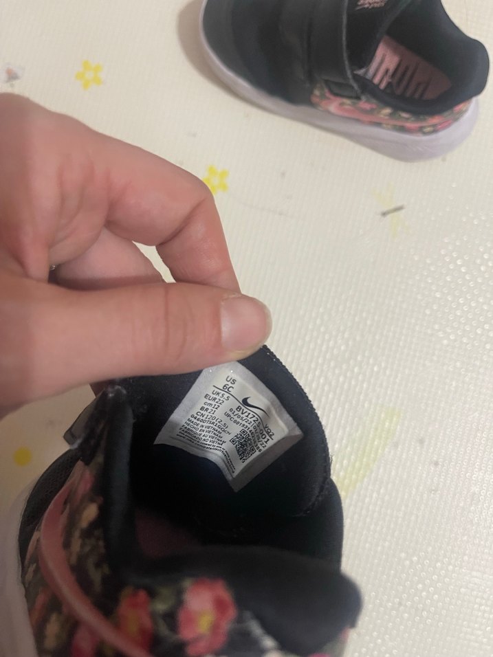 Kız Çocuk Pembe Çiçekli Nike Spor Ayakkabı - Görsel 3