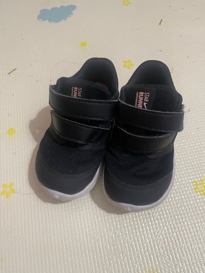 Kız Çocuk Pembe Çiçekli Nike Spor Ayakkabı - Görsel 2