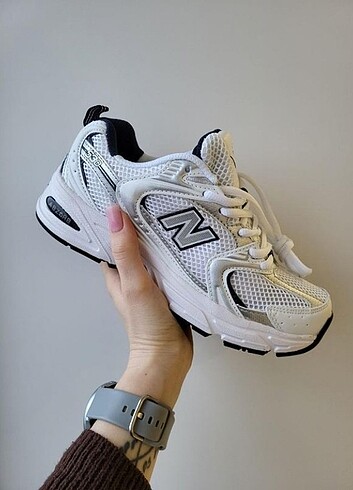 New Balance 530 Beyaz Lacivert Kadın Spor Ayakkabı
