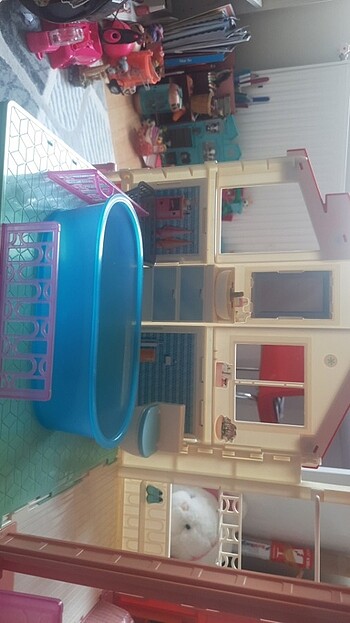 Barbie evi
