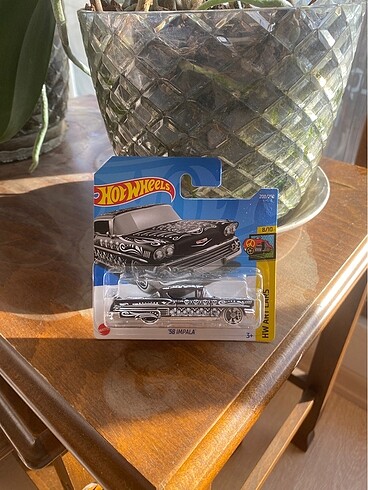 Hot wheels 