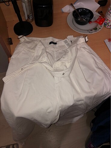40 Beden beyaz Renk Beyaz pantolon