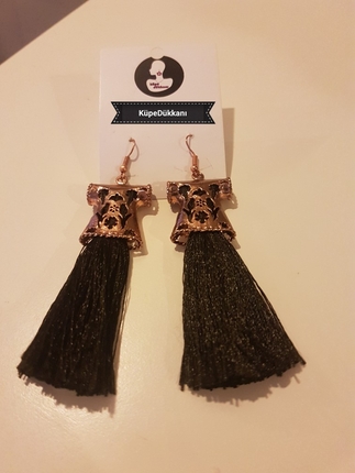 Püsküllü kaftan küpe