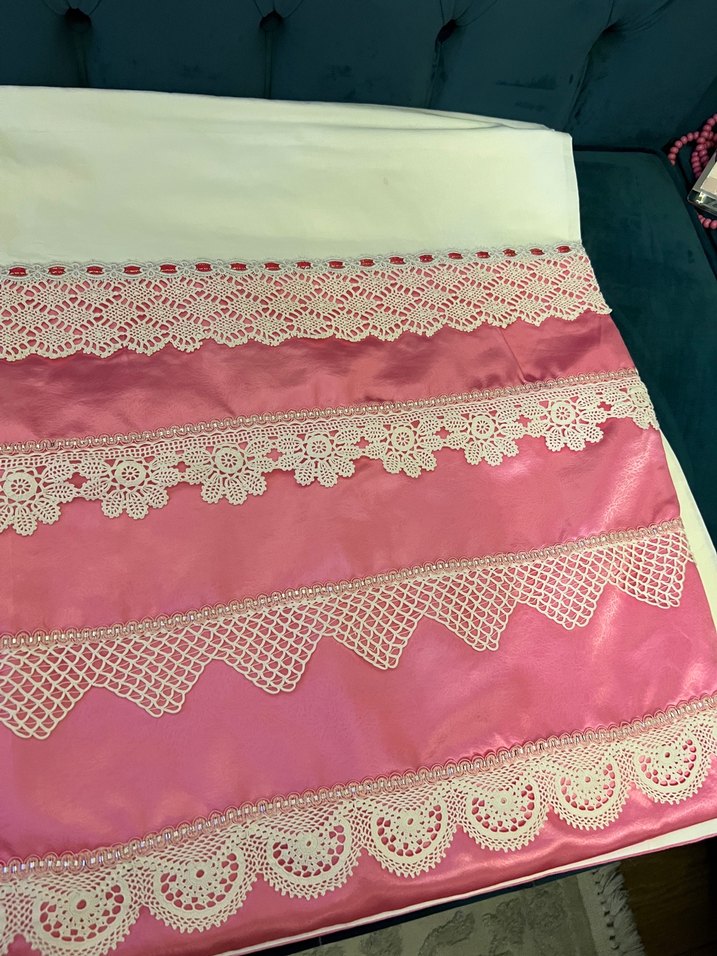 İşlemeli Pembe Parlak Nevresim - Görsel 2