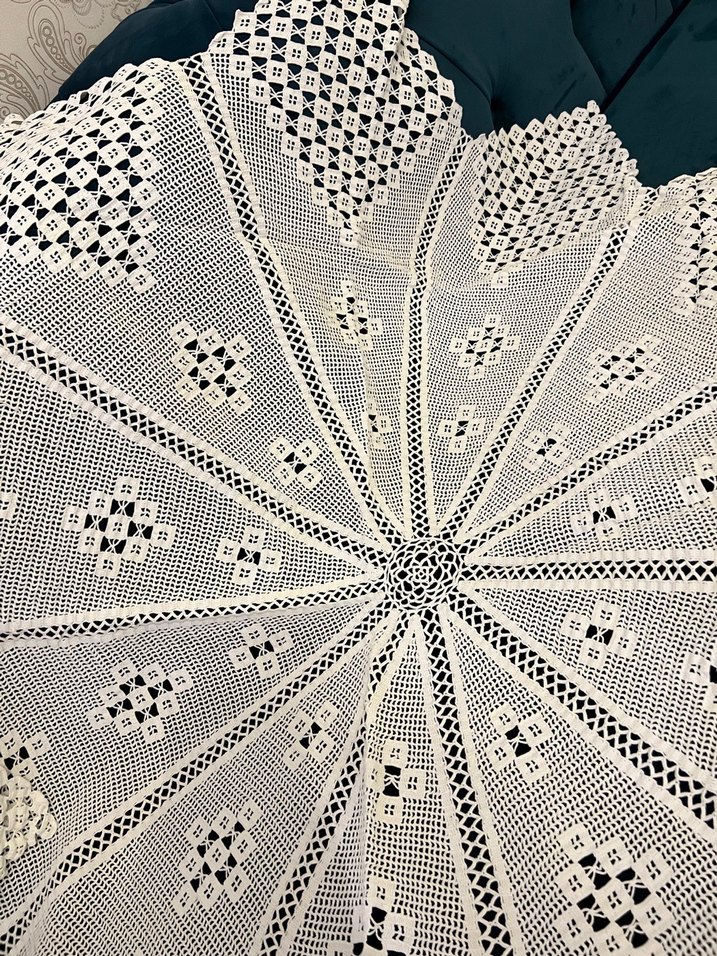 El İşi Beyaz Motifli Dantel Örtü - Görsel 2