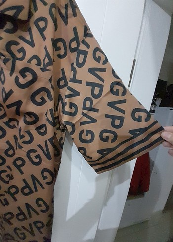 Kahverengi Kemerli Batik Desenli Mini Tişört ve şort - Görsel 4