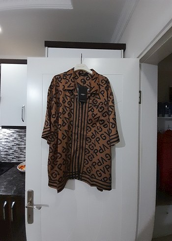 Kahverengi Kemerli Batik Desenli Mini Tişört ve şort - Görsel 2