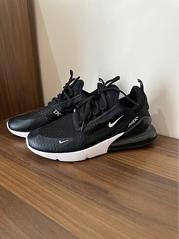 Nike air max270