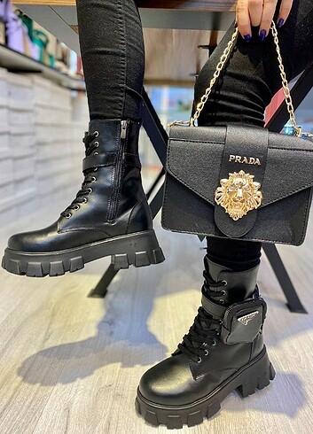 Prada postal