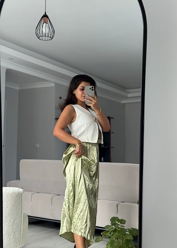 Şeffaf Dokulu Midi Boy Salaş Haki Etek - Görsel 3