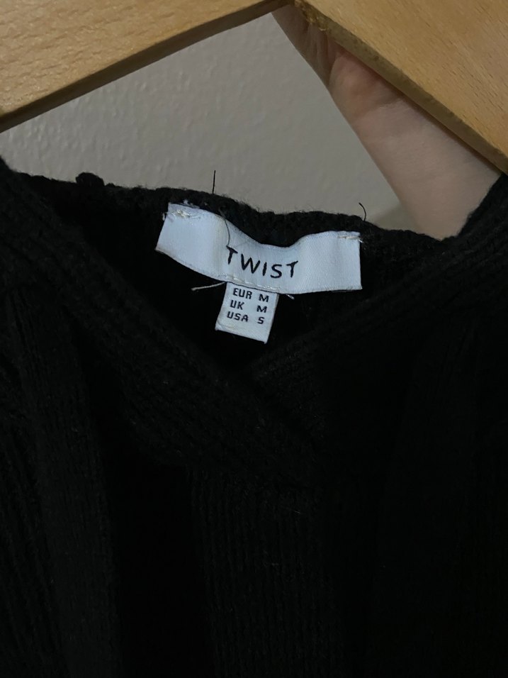 Renkli Nakışlı Siyah Uzun Kollu Crop Triko Kazak - Görsel 2