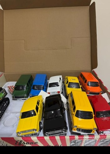 sesli ışıklı metal araba bir adet