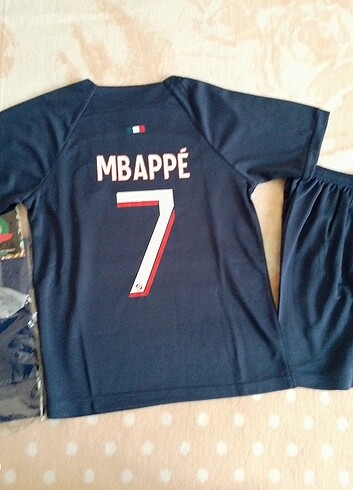 MBAPPE forma takımı. 8.9yaş uyumlu.