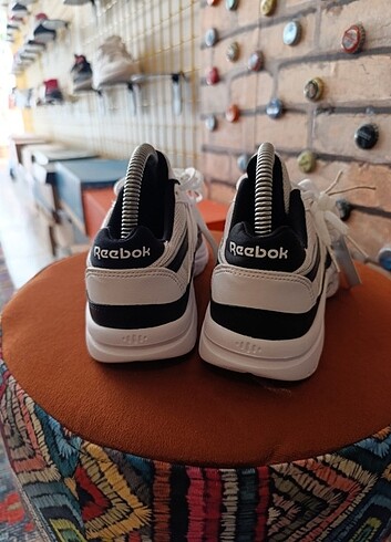 38 Beden Orijinal Reebok Kadın Spor Ayakkabı