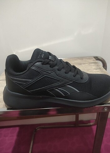 Sıfır orijinal Reebok Kadın Erkek Spor Ayakkabı 