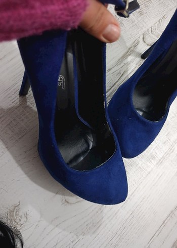 39 Beden Koyu Mavi Süet Tokalı Stiletto
