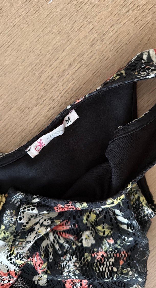 Çiçek Desenli Fermuarlı Mini Elbise - Görsel 3