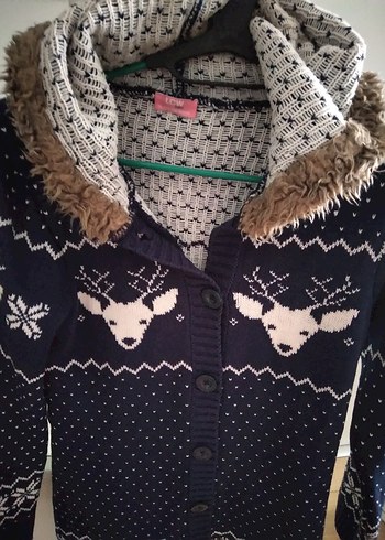 LC WAİKİKİ MARKA 13..14 YAŞ KAPŞONLU HIRKA - Görsel 3