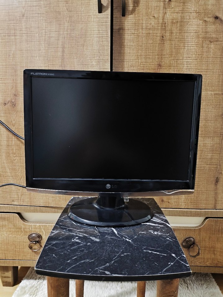 LG FLATRON W1954S-PF 19" MONİTÖR - Görsel 2