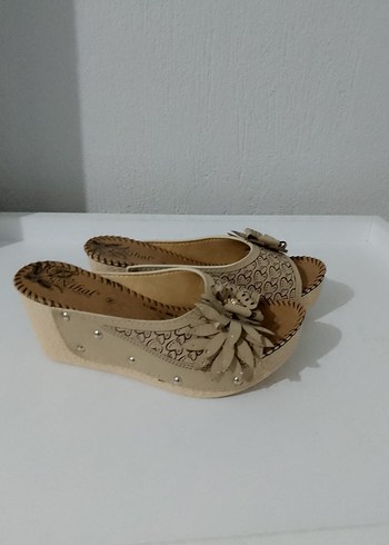 Bej Süet Tokalı Blok Topuklu Abiye Ayakkabı - Görsel 3