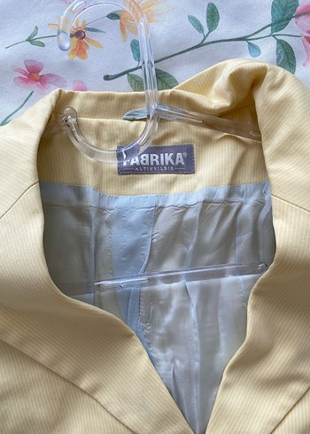 Sarı Düğmeli Kadın Blazer Ceket - Görsel 3