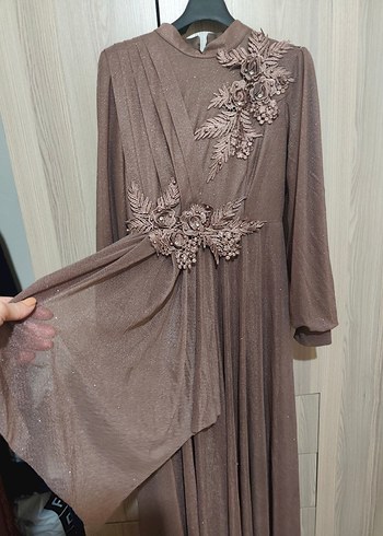 Nakışlı Uzun Kollu Bej Kadın Abiye Elbise - Görsel 3