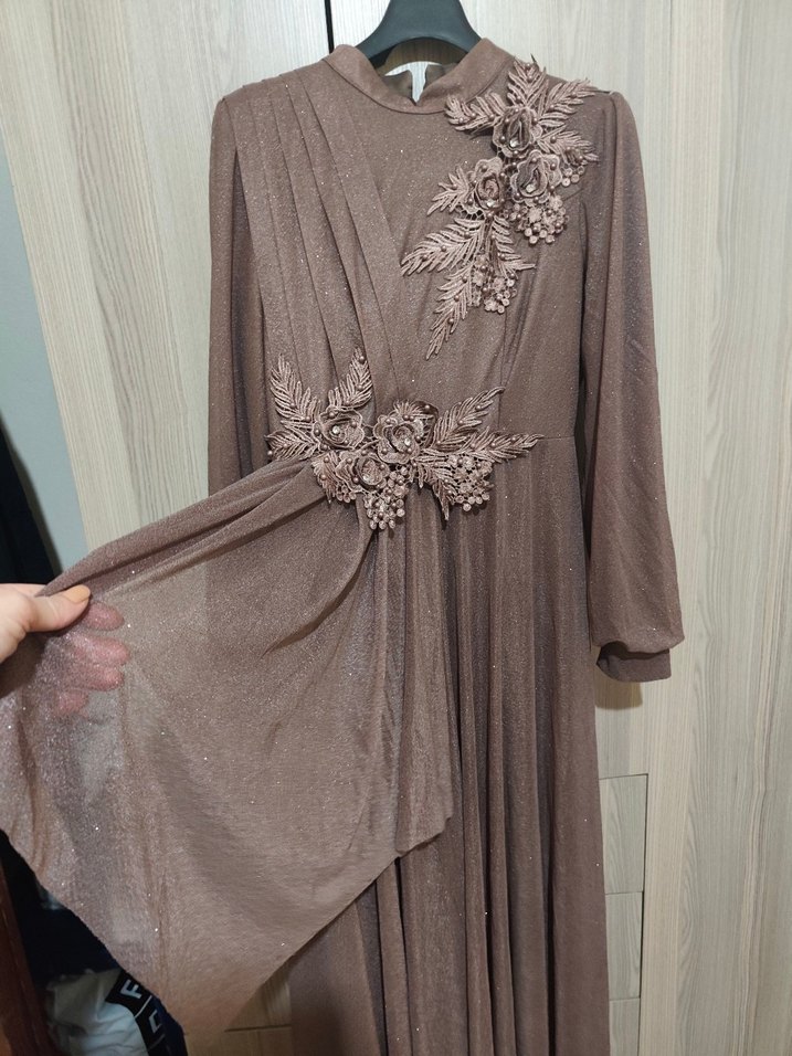 Nakışlı Uzun Kollu Bej Kadın Abiye Elbise - Görsel 3